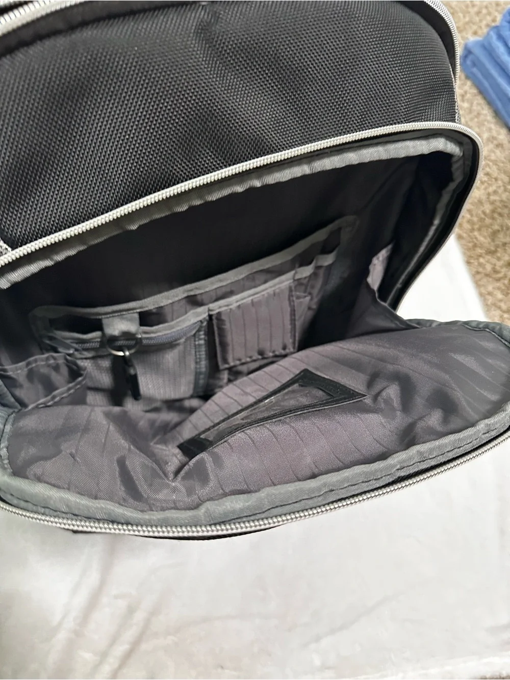 🚗 Eco Style Tech Executive Rolling Backpack